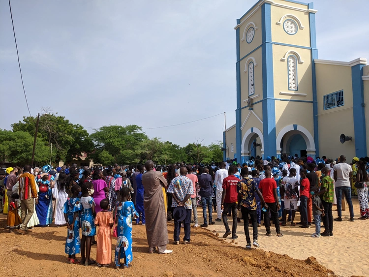 31 Octobre, 2020  la dédicace du Nouveau Testament et Genèse en Ndút